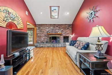 Contract Fell Through! Back on Market! This well-maintained - photo 16