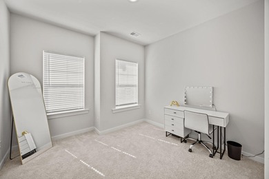 This stunning 4-bedroom, 3.5-bath, ~2,300 sq ft end-unit - photo 31