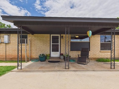 Completely remodeled and move-in ready, this beautiful 3-bedroom - photo 33