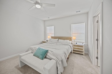 This stunning 4-bedroom, 3.5-bath, ~2,300 sq ft end-unit - photo 34