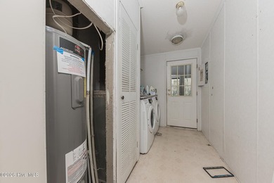Whether you're an investor or a home buyer, this is an - photo 37