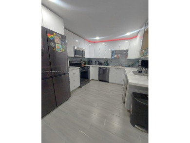 Weston Lakes Area Condo For Sale in Weston Florida