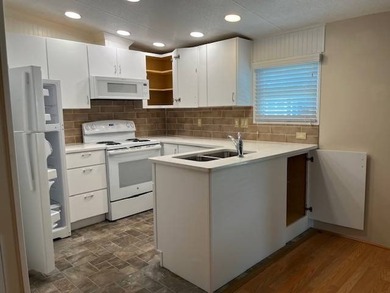 Charming Home - Beautifully Maintained - In Winter Haven at Four - photo 14
