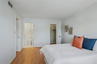 Welcome home to this adorable 2-bedroom, 1-bath end-unit - photo 15