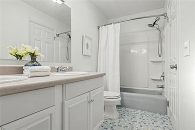 Welcome home to this adorable 2-bedroom, 1-bath end-unit - photo 16