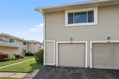 Welcome home to this adorable 2-bedroom, 1-bath end-unit - photo 20