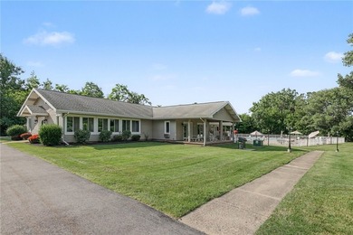 Welcome home to this adorable 2-bedroom, 1-bath end-unit - photo 23