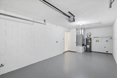 Investment opportunity awaits! This duplex offers two units - photo 28