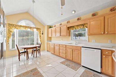 Come and see this beautiful beach oasis today. A beautiful brick - photo 12