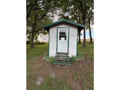 Welcome to your dream home! Nestled in a quiet neighborhood with - photo 12