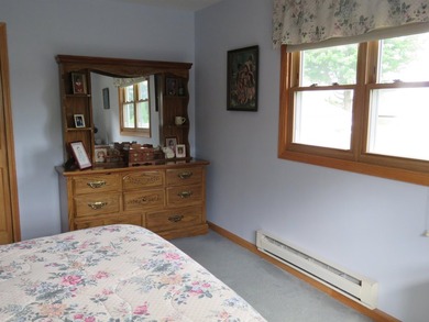 Well maintained, move in ready 3 bedroom 2 full bath home in - photo 21
