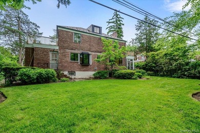 Welcome to this one-of-a-kind gem in the prestigious Village of - photo 29