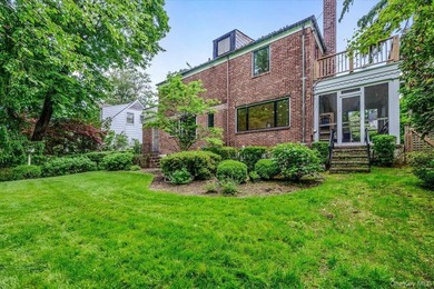 Welcome to this one-of-a-kind gem in the prestigious Village of - photo 32