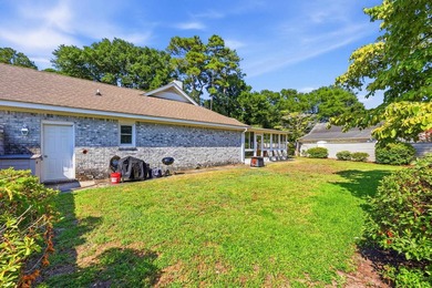 Come and see this beautiful beach oasis today. A beautiful brick - photo 35