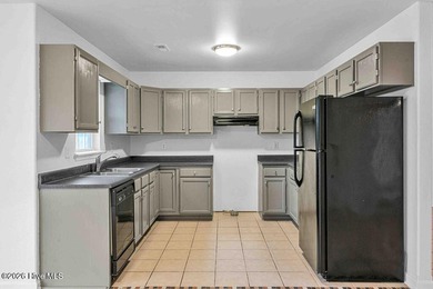 Beautiful renovations are complete. It's time to move in! - photo 11