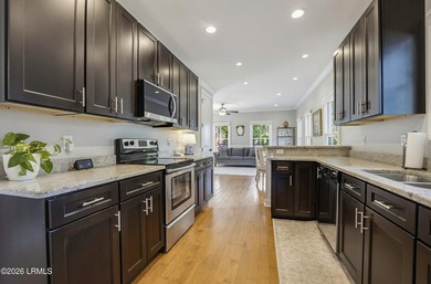 The perfect cottage in Old Shell Point! Full of Lowcountry charm - photo 17