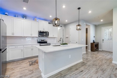Welcome to Bonavie Cove, one of Fort Myers' most desirable gated - photo 18