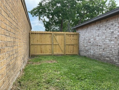Move-In Ready! Charming 3-bedroom, 2-bath, 2-car garage home - photo 20