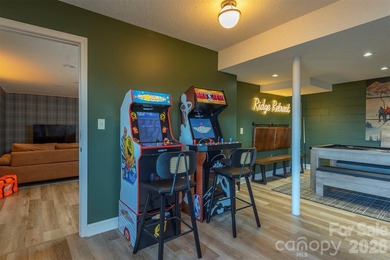 3 Full Bedrooms plus Bunk Room! Offered FULLY FURNISHED, this - photo 29