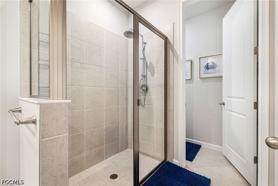 Welcome to Bonavie Cove, one of Fort Myers' most desirable gated - photo 31