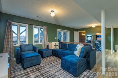 3 Full Bedrooms plus Bunk Room! Offered FULLY FURNISHED, this - photo 32