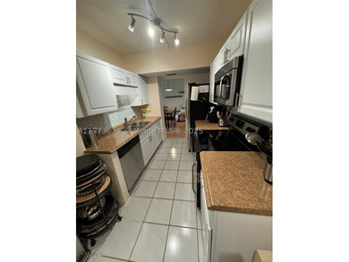 Beautifully updated, spacious & renovated 1 bed, 1.5 bath condo - photo 2