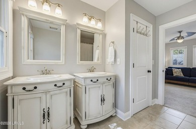 The perfect cottage in Old Shell Point! Full of Lowcountry charm - photo 33