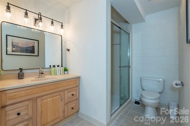 3 Full Bedrooms plus Bunk Room! Offered FULLY FURNISHED, this - photo 35