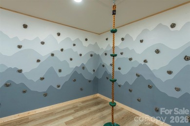3 Full Bedrooms plus Bunk Room! Offered FULLY FURNISHED, this - photo 36