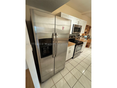 Beautifully updated, spacious & renovated 1 bed, 1.5 bath condo - photo 8