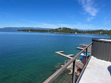 This waterfront home presents an exceptional opportunity to - photo 3