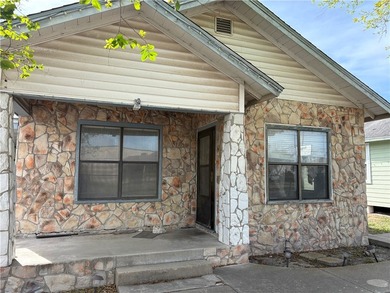 Must see!! Investor opportunity! Prime location near downtown - photo 1