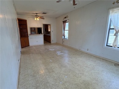 Must see!! Investor opportunity! Prime location near downtown - photo 3