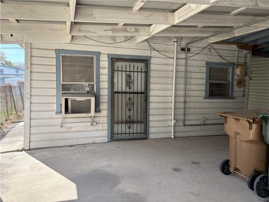 Must see!! Investor opportunity! Prime location near downtown - photo 8