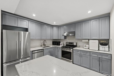 This stunning apartment presents a bright and comfortable living - photo 3