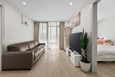 This stunning apartment presents a bright and comfortable living - photo 5