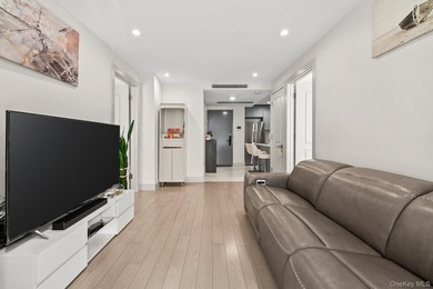 This stunning apartment presents a bright and comfortable living - photo 6