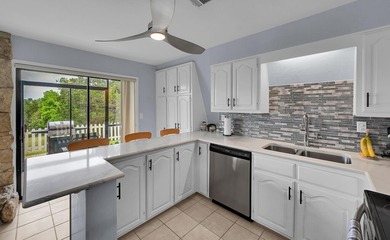 $18,000 BELOW COUNTY APPRASIAL! This beautifully maintained - photo 11