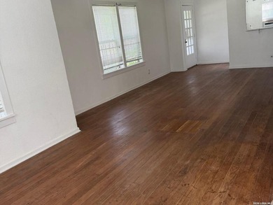 INVESTORS welcome - Still needs some TLC - New fresh interior - photo 7