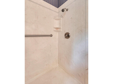 $18,000 BELOW COUNTY APPRASIAL! This beautifully maintained - photo 32