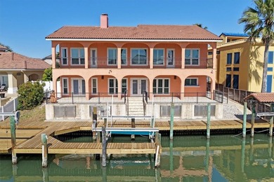 Beautiful shady side canal front 5 bedroom home in Island - photo 3