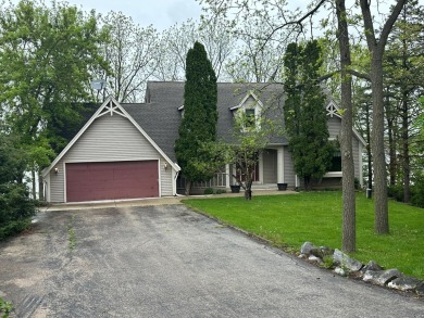Montgomery Lake - Kenosha County Home For Sale in Salem Wisconsin
