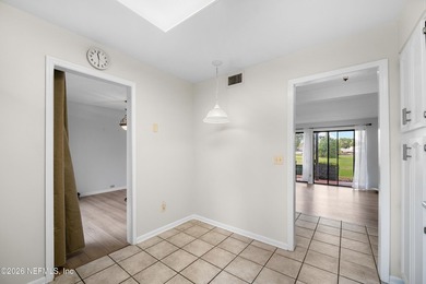 **RENOVATED**FIRST FLOOR**GREAT LOCATION** This charming - photo 11