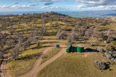 Located near Bear Valley Springs, the Black Oaks Ranch is a - photo 11