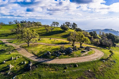 Located near Bear Valley Springs, the Black Oaks Ranch is a - photo 15