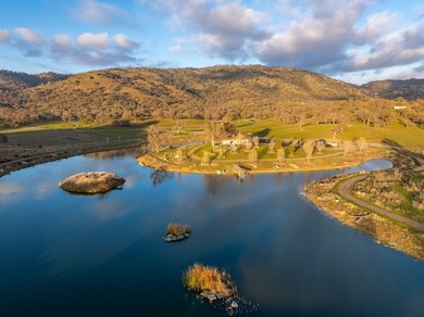 Located near Bear Valley Springs, the Black Oaks Ranch is a - photo 16