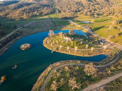 Located near Bear Valley Springs, the Black Oaks Ranch is a - photo 18