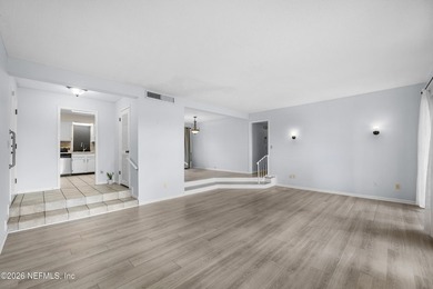 **RENOVATED**FIRST FLOOR**GREAT LOCATION** This charming - photo 19