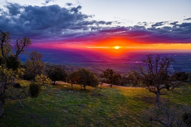 Located near Bear Valley Springs, the Black Oaks Ranch is a - photo 21