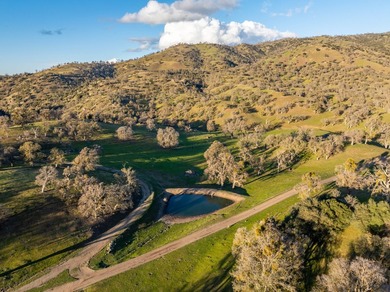 Located near Bear Valley Springs, the Black Oaks Ranch is a - photo 26
